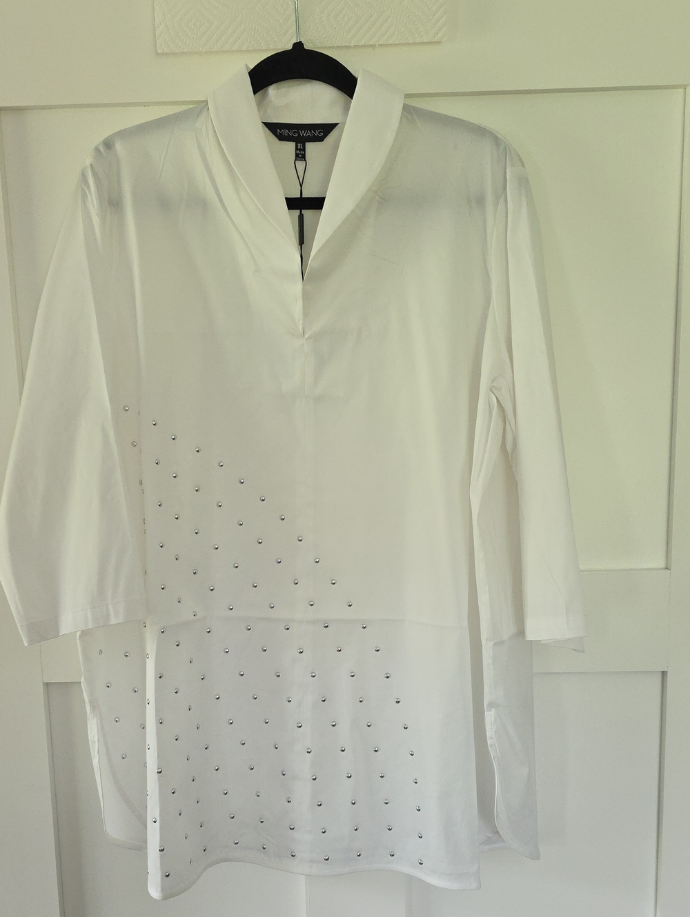 Ming Wang White V-Neck Tunic with Silver Stud Detail XL